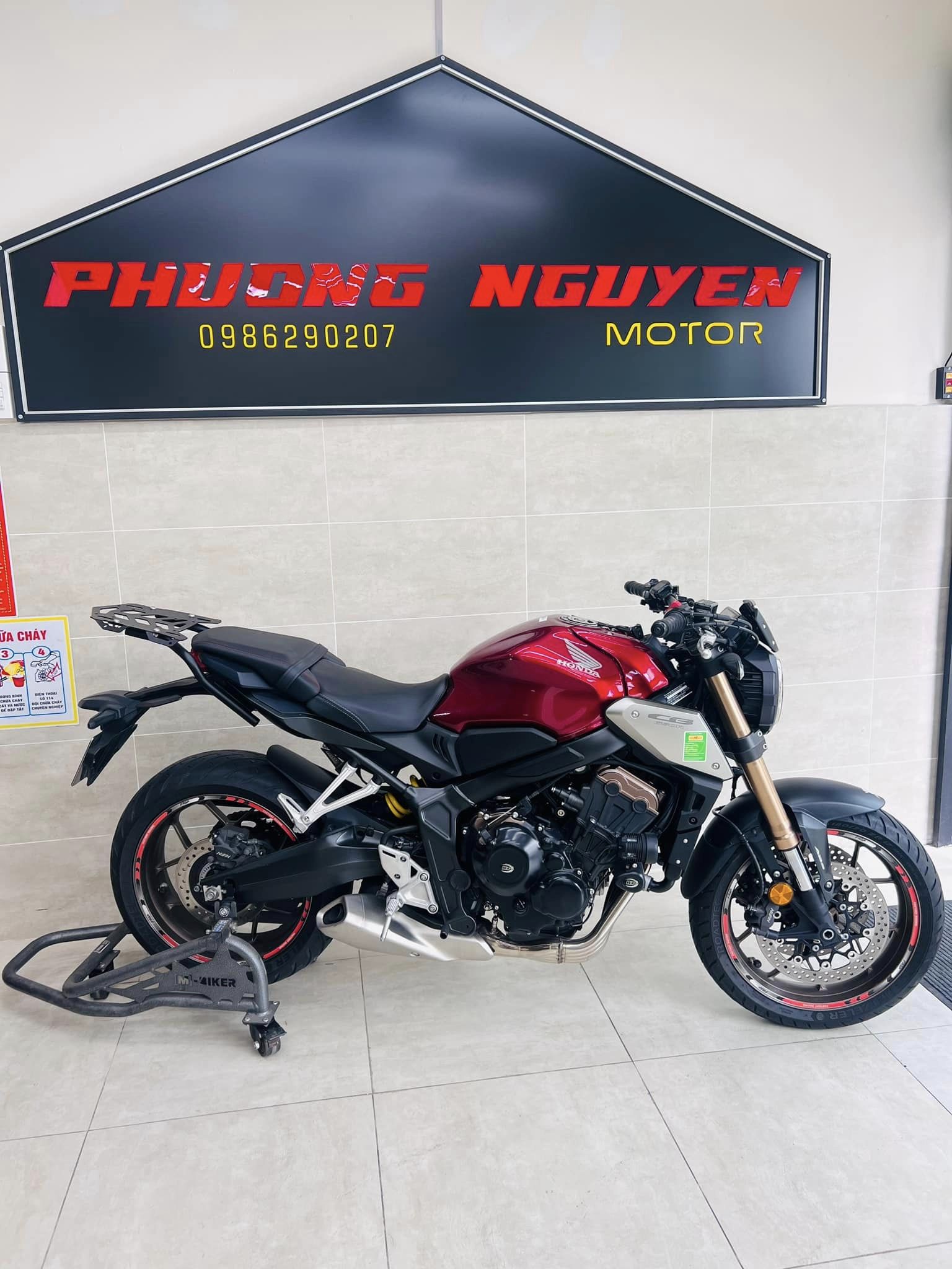 Xe CB650R odo 14k date 2020