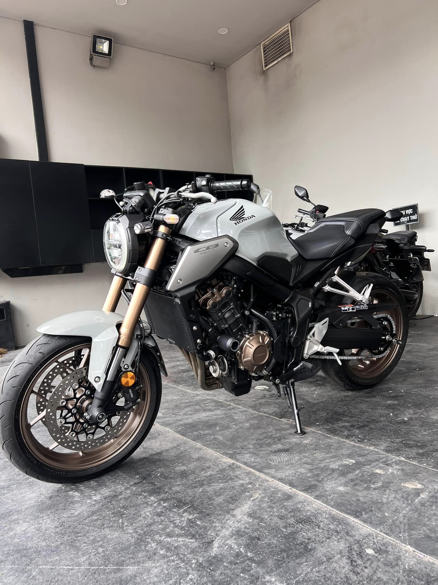 Cb650r xám xi măng 2021